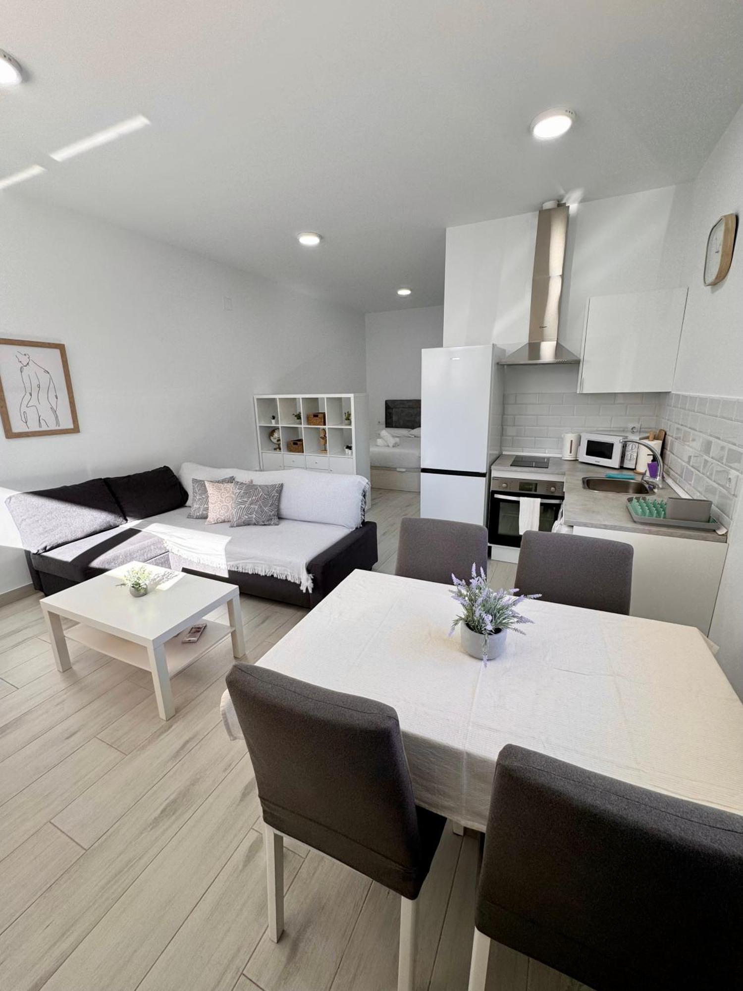 Estudio Playa La Misericordia Малага Екстериор снимка